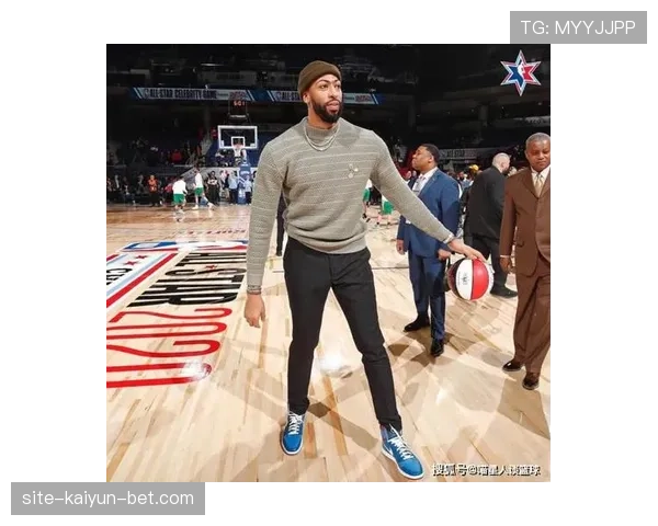 安东尼·戴维斯挡拆拉开内线空间助浓眉篮下高效得分