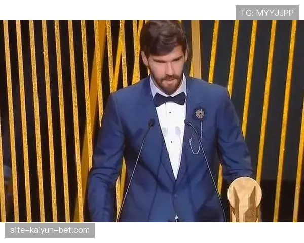 阿利松的门将巅峰之路：解析英超金手套、欧冠与FIFA最佳门将荣誉背后的竞技逻辑